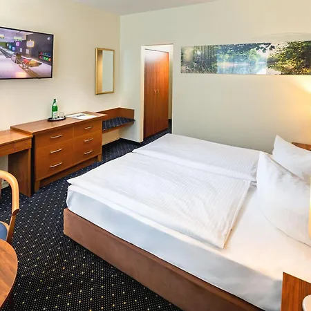 Отель Ahorn Seehotel Темплин